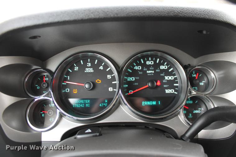 image for item DB5102 2010 Chevrolet Silverado 2500HD Z71 Ext. Cab pickup truck