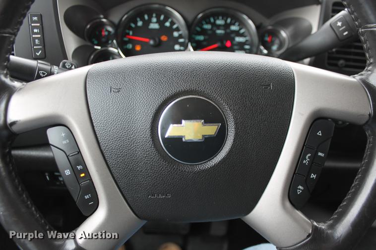 image for item DB5102 2010 Chevrolet Silverado 2500HD Z71 Ext. Cab pickup truck