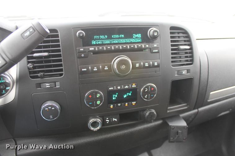 image for item DB5102 2010 Chevrolet Silverado 2500HD Z71 Ext. Cab pickup truck