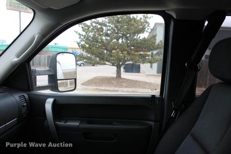 image for item DB5102 2010 Chevrolet Silverado 2500HD Z71 Ext. Cab pickup truck