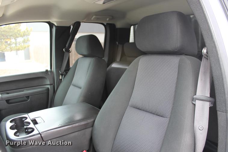 image for item DB5102 2010 Chevrolet Silverado 2500HD Z71 Ext. Cab pickup truck