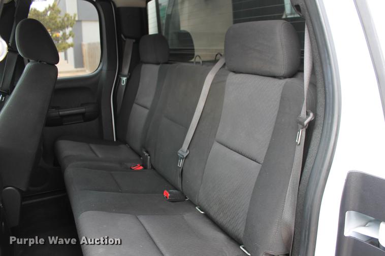 image for item DB5102 2010 Chevrolet Silverado 2500HD Z71 Ext. Cab pickup truck