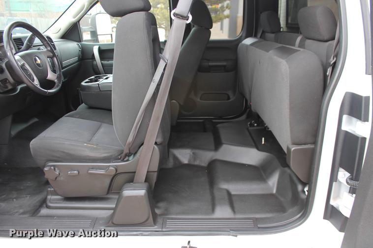 image for item DB5102 2010 Chevrolet Silverado 2500HD Z71 Ext. Cab pickup truck