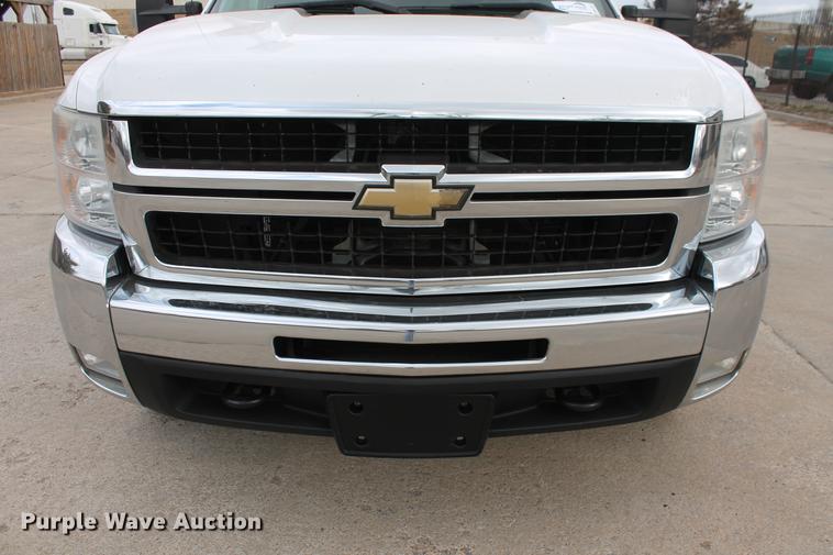 image for item DB5102 2010 Chevrolet Silverado 2500HD Z71 Ext. Cab pickup truck