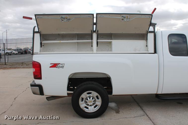 image for item DB5102 2010 Chevrolet Silverado 2500HD Z71 Ext. Cab pickup truck