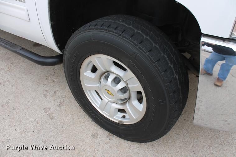 image for item DB5102 2010 Chevrolet Silverado 2500HD Z71 Ext. Cab pickup truck