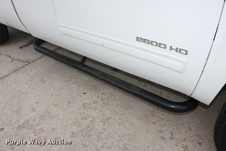 image for item DB5102 2010 Chevrolet Silverado 2500HD Z71 Ext. Cab pickup truck