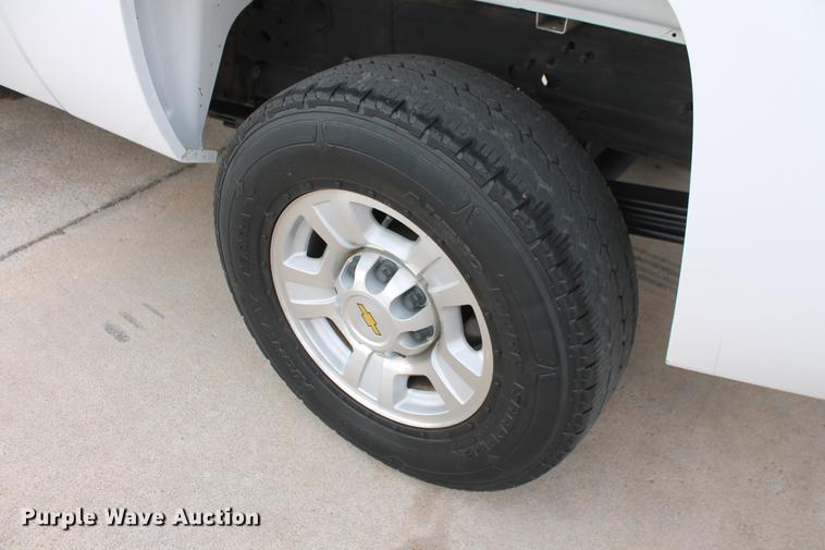 image for item DB5102 2010 Chevrolet Silverado 2500HD Z71 Ext. Cab pickup truck