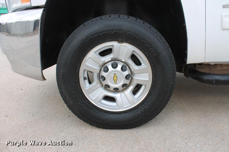 image for item DB5102 2010 Chevrolet Silverado 2500HD Z71 Ext. Cab pickup truck