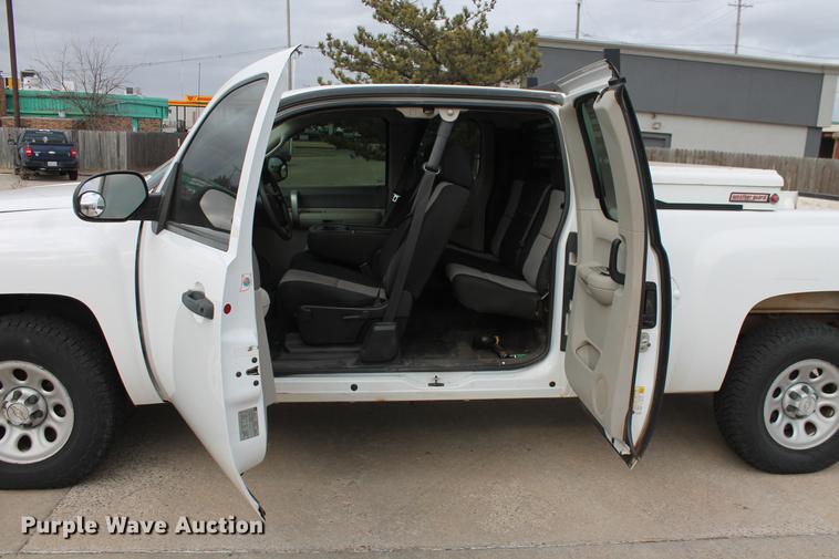 image for item DB5103 2007 Chevrolet Silverado 1500 Ext. Cab pickup truck