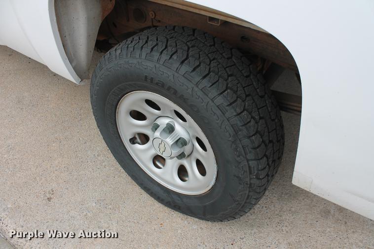 image for item DB5103 2007 Chevrolet Silverado 1500 Ext. Cab pickup truck