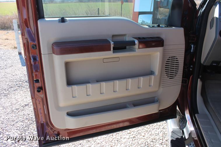 image for item DB5111 2008 Ford F350 Super Duty King Ranch Crew Cab pickup truck