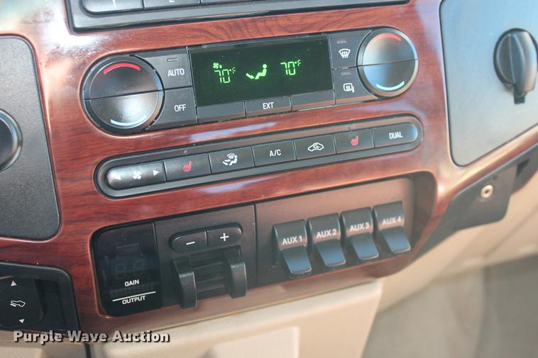 image for item DB5111 2008 Ford F350 Super Duty King Ranch Crew Cab pickup truck