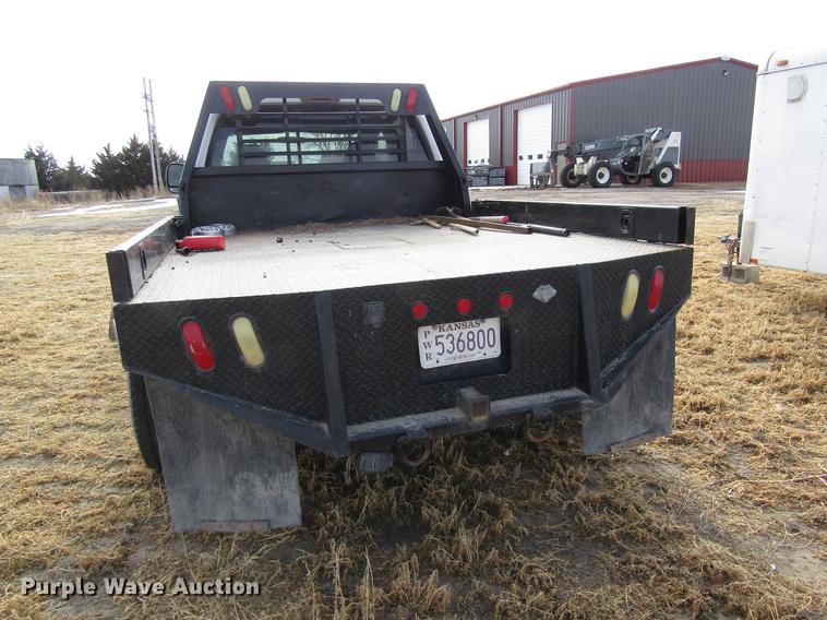 image for item DB6647 2001 Ford F350 Super Duty Crew Cab flatbed pickup truck