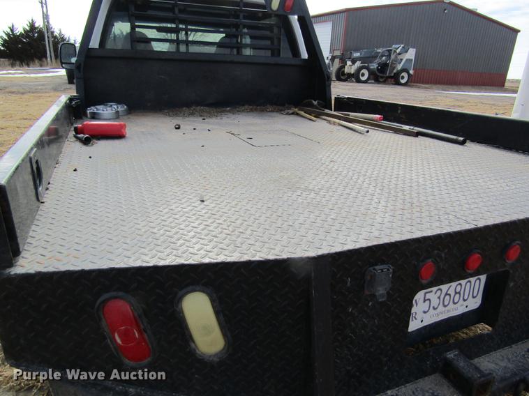 image for item DB6647 2001 Ford F350 Super Duty Crew Cab flatbed pickup truck