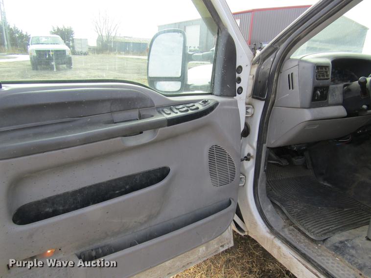 image for item DB6647 2001 Ford F350 Super Duty Crew Cab flatbed pickup truck