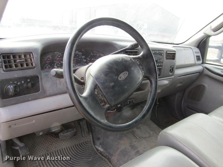 image for item DB6647 2001 Ford F350 Super Duty Crew Cab flatbed pickup truck