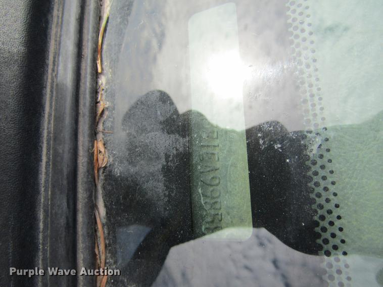 image for item DB6647 2001 Ford F350 Super Duty Crew Cab flatbed pickup truck