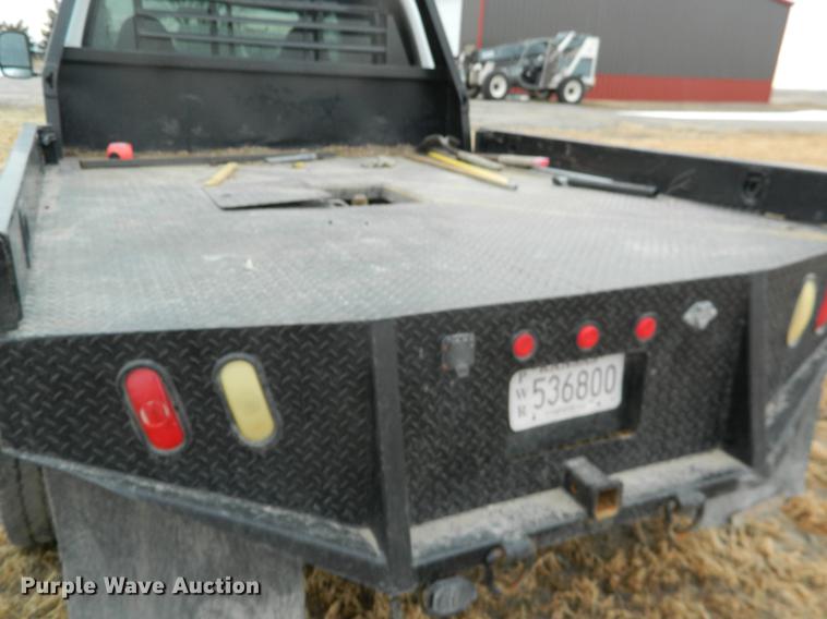 image for item DB6647 2001 Ford F350 Super Duty Crew Cab flatbed pickup truck