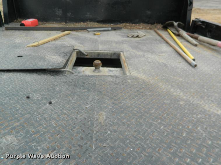 image for item DB6647 2001 Ford F350 Super Duty Crew Cab flatbed pickup truck