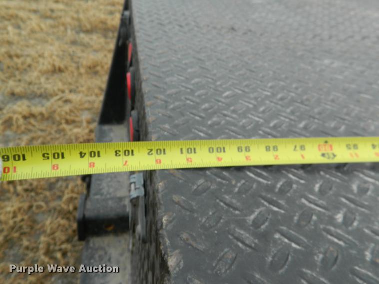 image for item DB6647 2001 Ford F350 Super Duty Crew Cab flatbed pickup truck