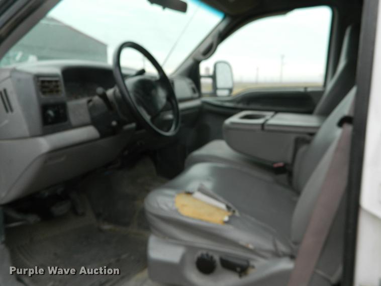 image for item DB6647 2001 Ford F350 Super Duty Crew Cab flatbed pickup truck