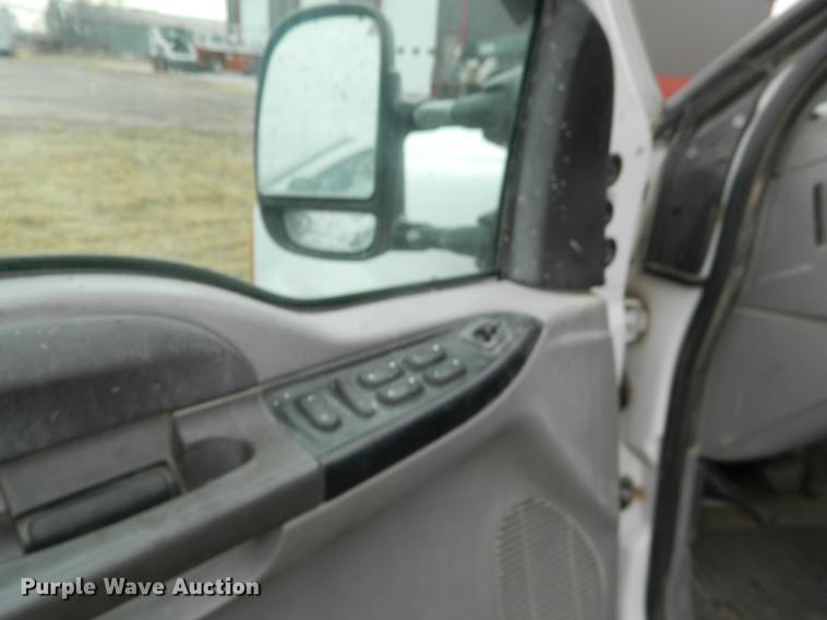 image for item DB6647 2001 Ford F350 Super Duty Crew Cab flatbed pickup truck