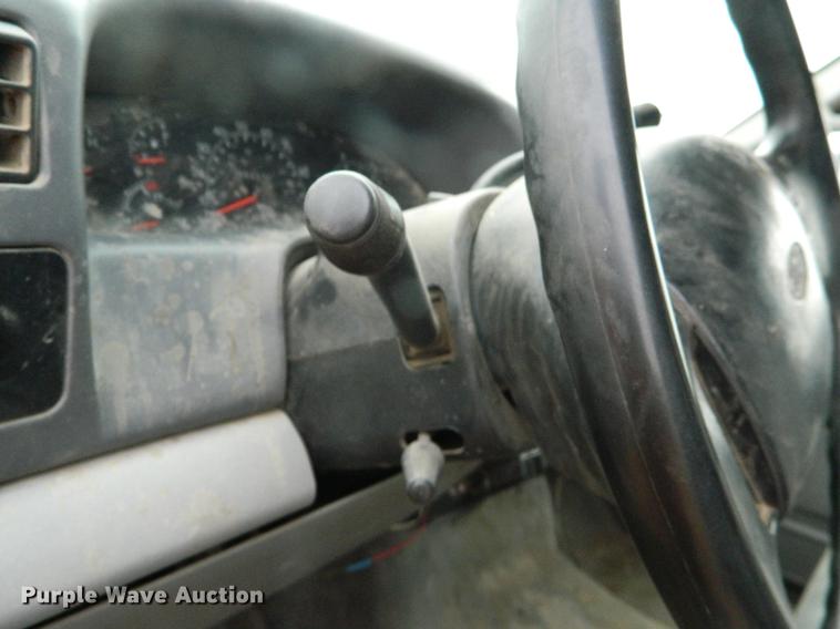 image for item DB6647 2001 Ford F350 Super Duty Crew Cab flatbed pickup truck