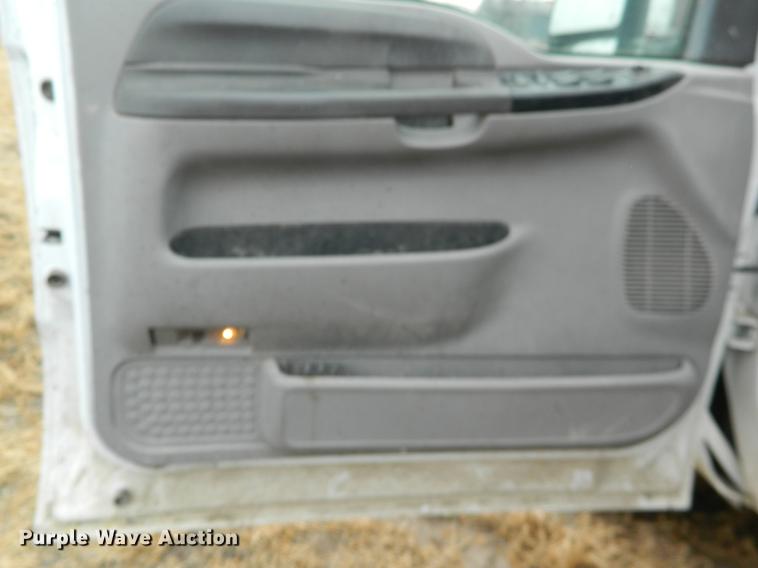 image for item DB6647 2001 Ford F350 Super Duty Crew Cab flatbed pickup truck