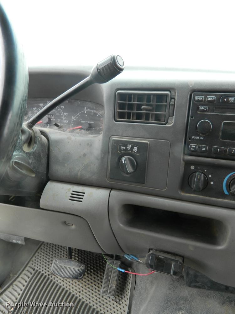 image for item DB6647 2001 Ford F350 Super Duty Crew Cab flatbed pickup truck