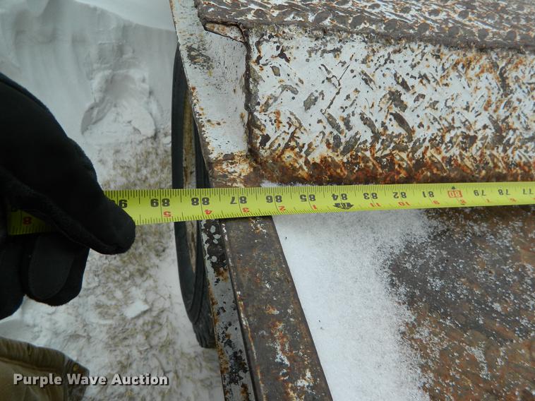 image for item DB6672 1975 Ford F350 flatbed pickup truck