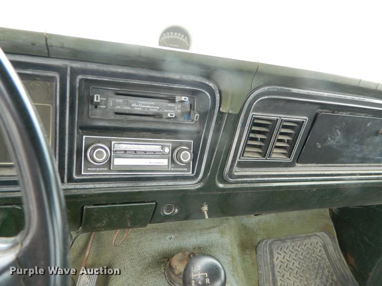 image for item DB6672 1975 Ford F350 flatbed pickup truck