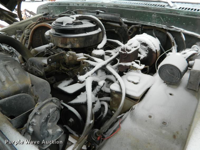 image for item DB6672 1975 Ford F350 flatbed pickup truck