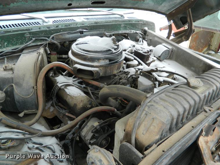 image for item DB6672 1975 Ford F350 flatbed pickup truck