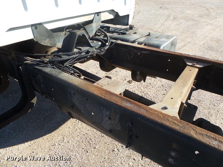 image for item DB7290 1999 GMC C6500 truck cab and chassis