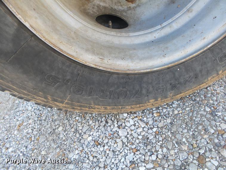 image for item DB7290 1999 GMC C6500 truck cab and chassis