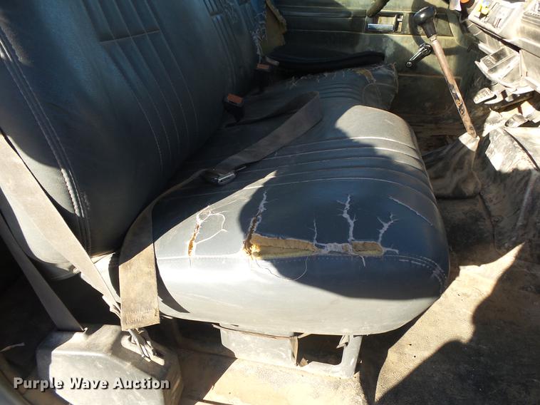 image for item DB7290 1999 GMC C6500 truck cab and chassis