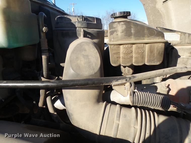 image for item DB7290 1999 GMC C6500 truck cab and chassis