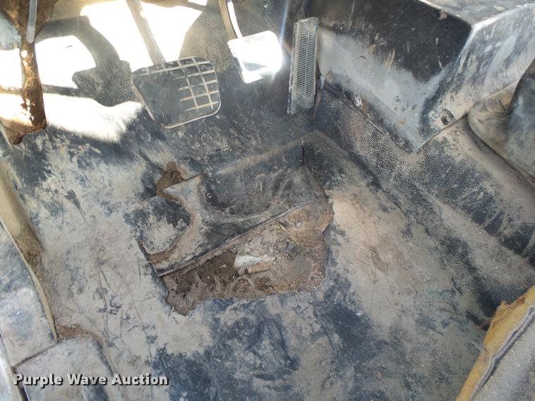 image for item DB7290 1999 GMC C6500 truck cab and chassis