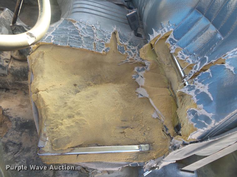 image for item DB7290 1999 GMC C6500 truck cab and chassis