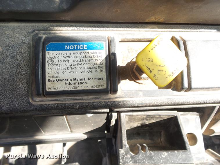 image for item DB7290 1999 GMC C6500 truck cab and chassis