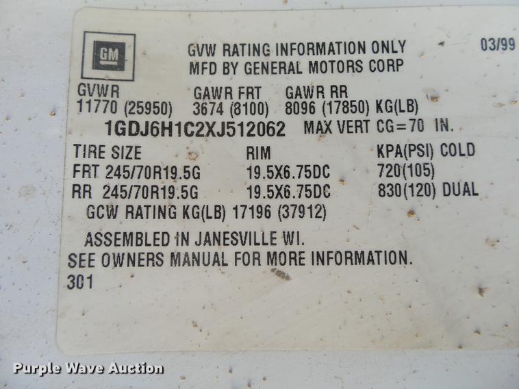 image for item DB7290 1999 GMC C6500 truck cab and chassis