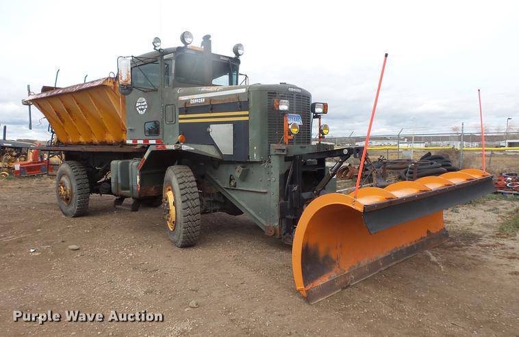 image for item DB8036 1988 Oshkosh T2206 flatbed truck