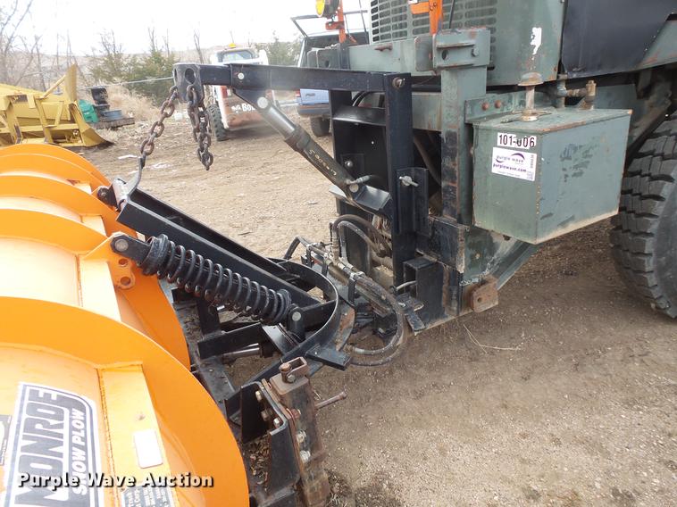 image for item DB8036 1988 Oshkosh T2206 flatbed truck