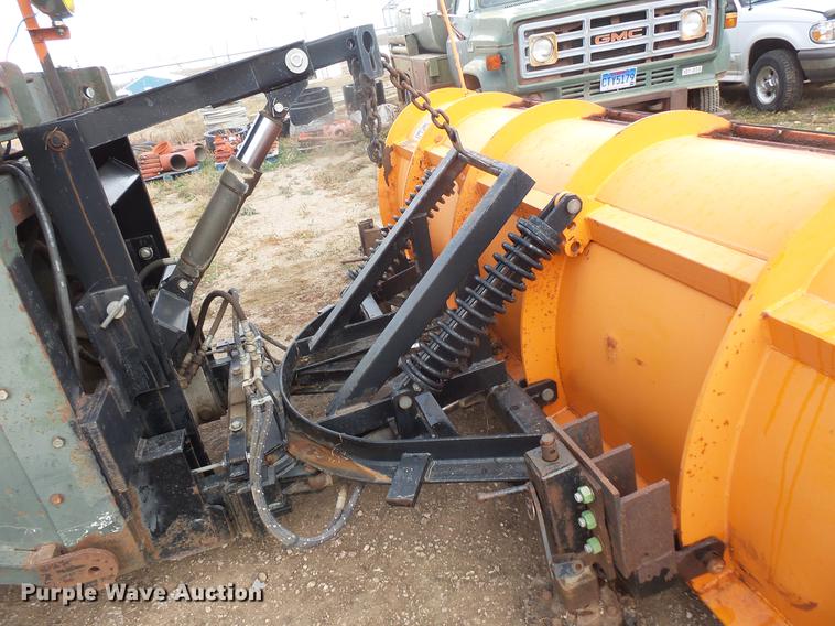 image for item DB8036 1988 Oshkosh T2206 flatbed truck