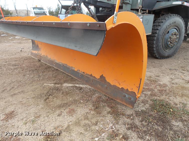 image for item DB8036 1988 Oshkosh T2206 flatbed truck