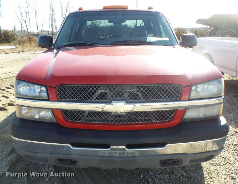 image for item DB9781 2004 Chevrolet Silverado 2500 Crew Cab pickup truck