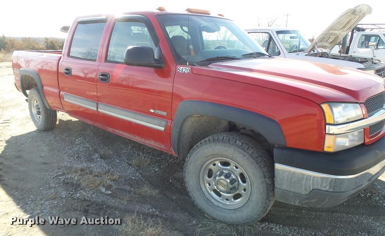 image for item DB9781 2004 Chevrolet Silverado 2500 Crew Cab pickup truck