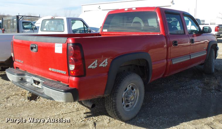 image for item DB9781 2004 Chevrolet Silverado 2500 Crew Cab pickup truck