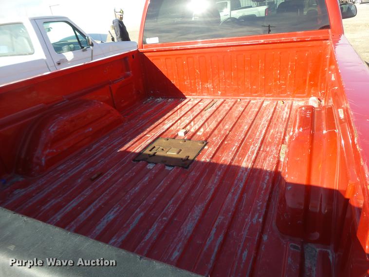 image for item DB9781 2004 Chevrolet Silverado 2500 Crew Cab pickup truck